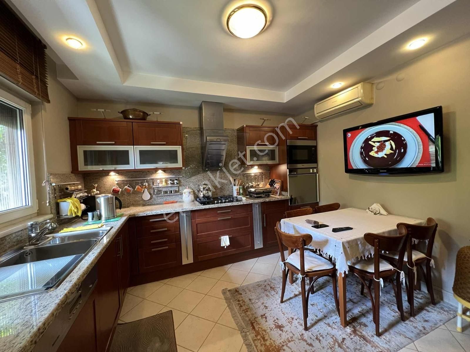 Çengelköy Ata-2 Sitesinde 320 M2 Masrafsız Köşe Konumlu Triplex - Görsel 33