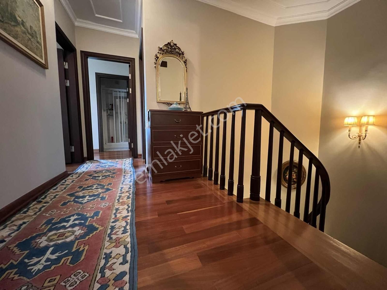 Çengelköy Ata-2 Sitesinde 320 M2 Masrafsız Köşe Konumlu Triplex - Görsel 22