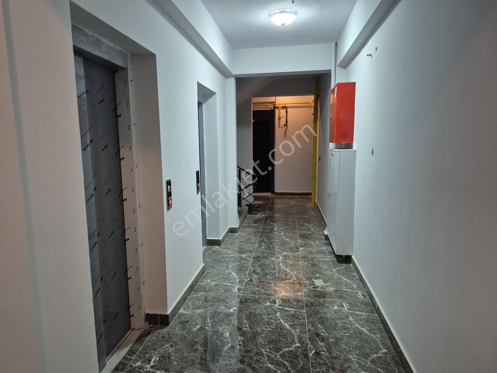 Yağmur Emlak'tan Atakum'da Merkezi Konumda Ara Kat Sıfır 1+1 - Görsel 12