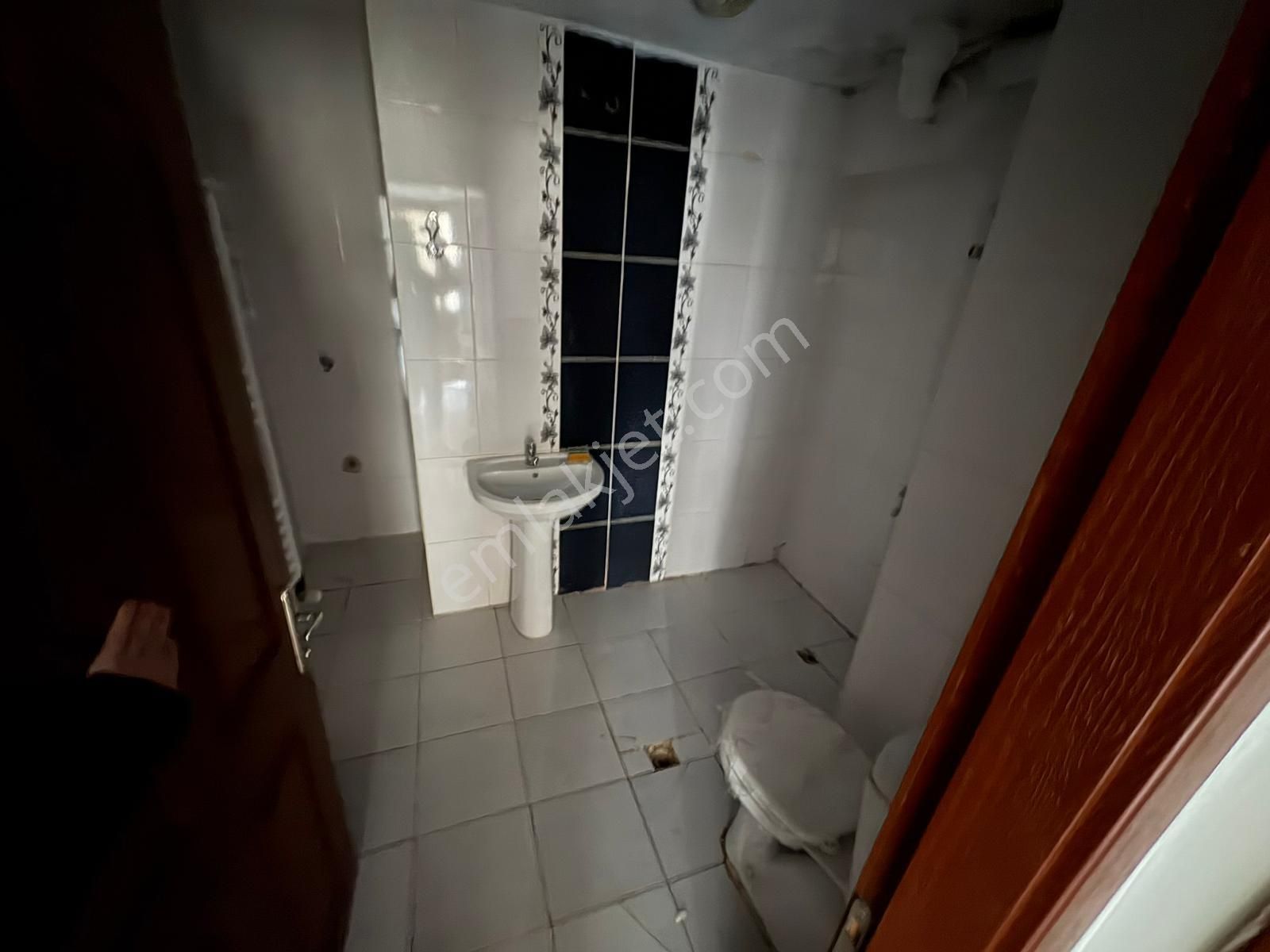 Yılmazer Emlak'dan Çatak Cadde Üzerinde 3+1 Kiralık Daire - Görsel 5