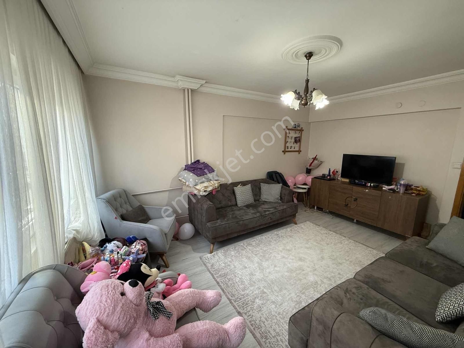 Atatürk Cadde'si Üzerinde Arakat 2+1 Dubleks Daire