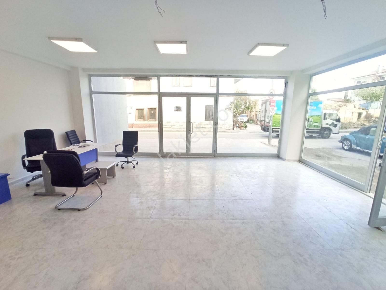 Turyap'tan Mudanya'da Cadde Üzerinde Yatırım Fırsatı Dükkan - Görsel 24