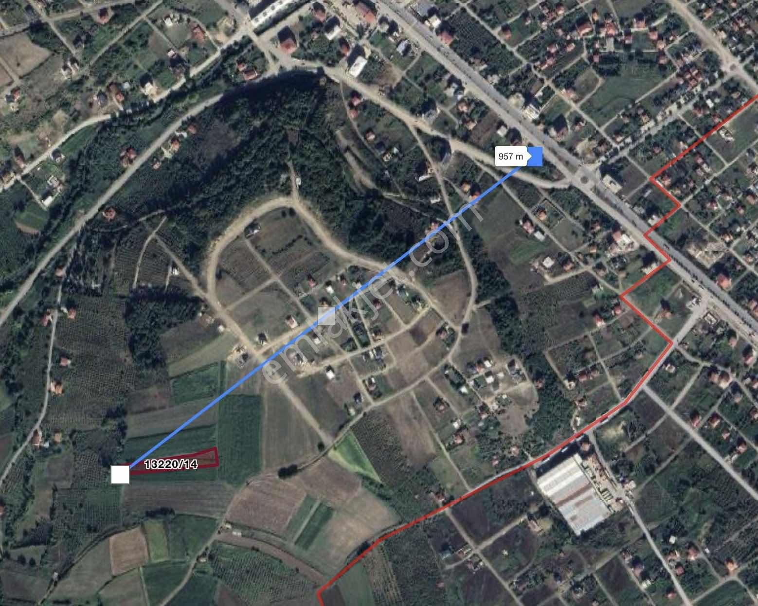 Taflanda Ana Yola Yakın 4 Dönüm Tarla