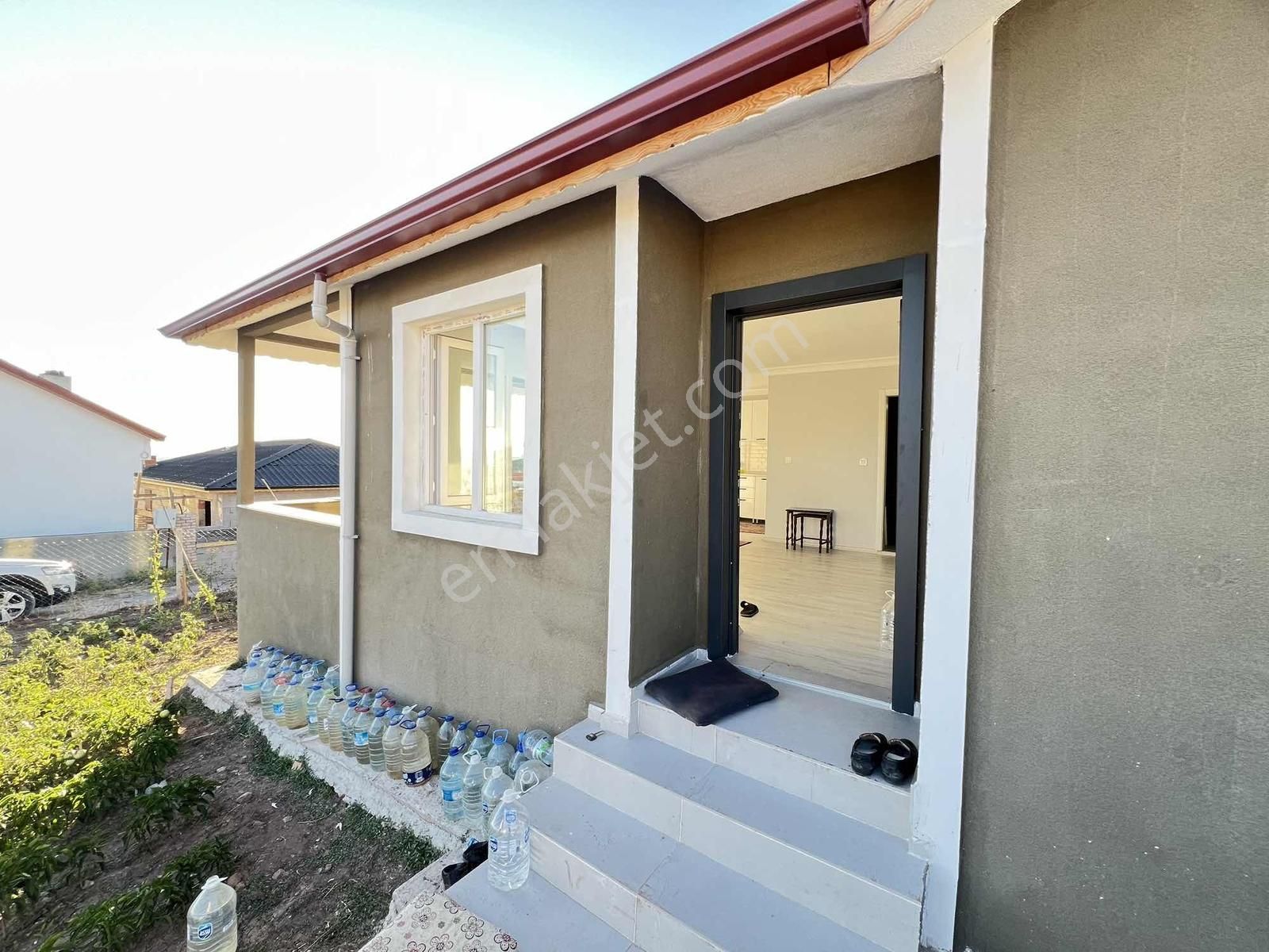 Gicikte 75m2 Ev 300m2 Bahçe Elektrikli Sulu Full Yapılı - Görsel 14