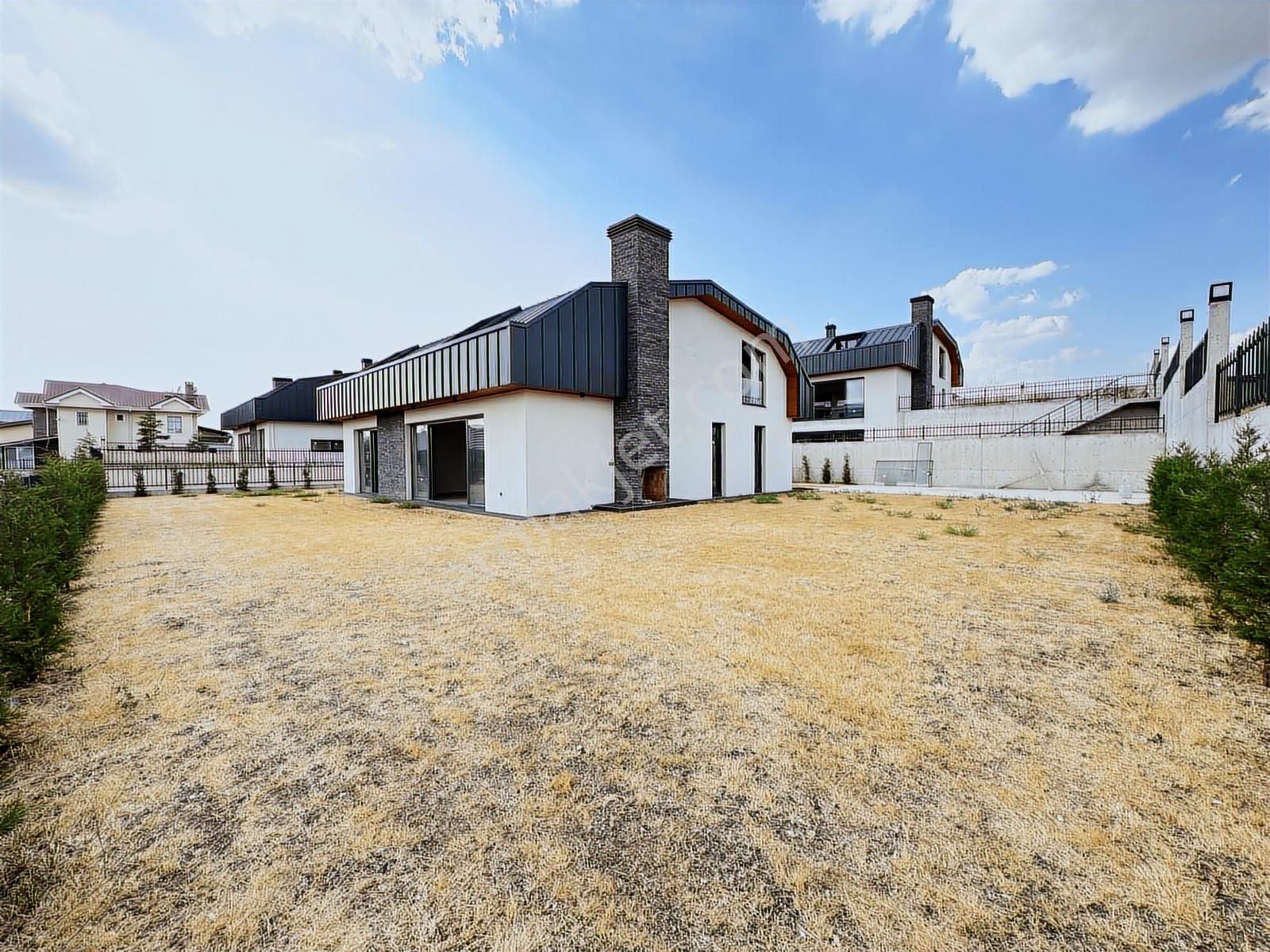 Ev Dünyasından 6+1 750m2 Arsa Üzerine 350m2 Brüt Satılık Villa - Görsel 16