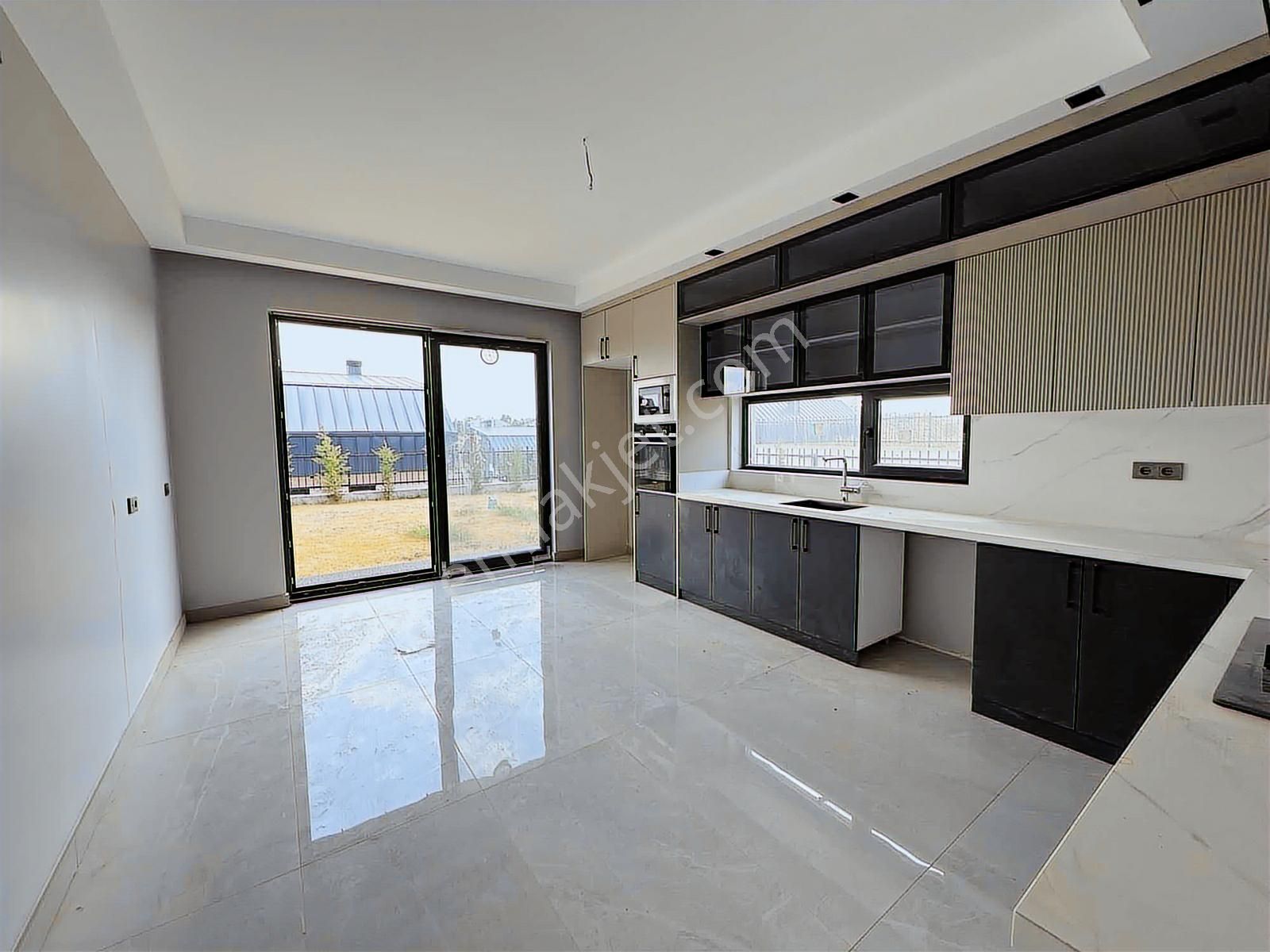 Ev Dünyasından 6+1 750m2 Arsa Üzerine 350m2 Brüt Satılık Villa - Görsel 21