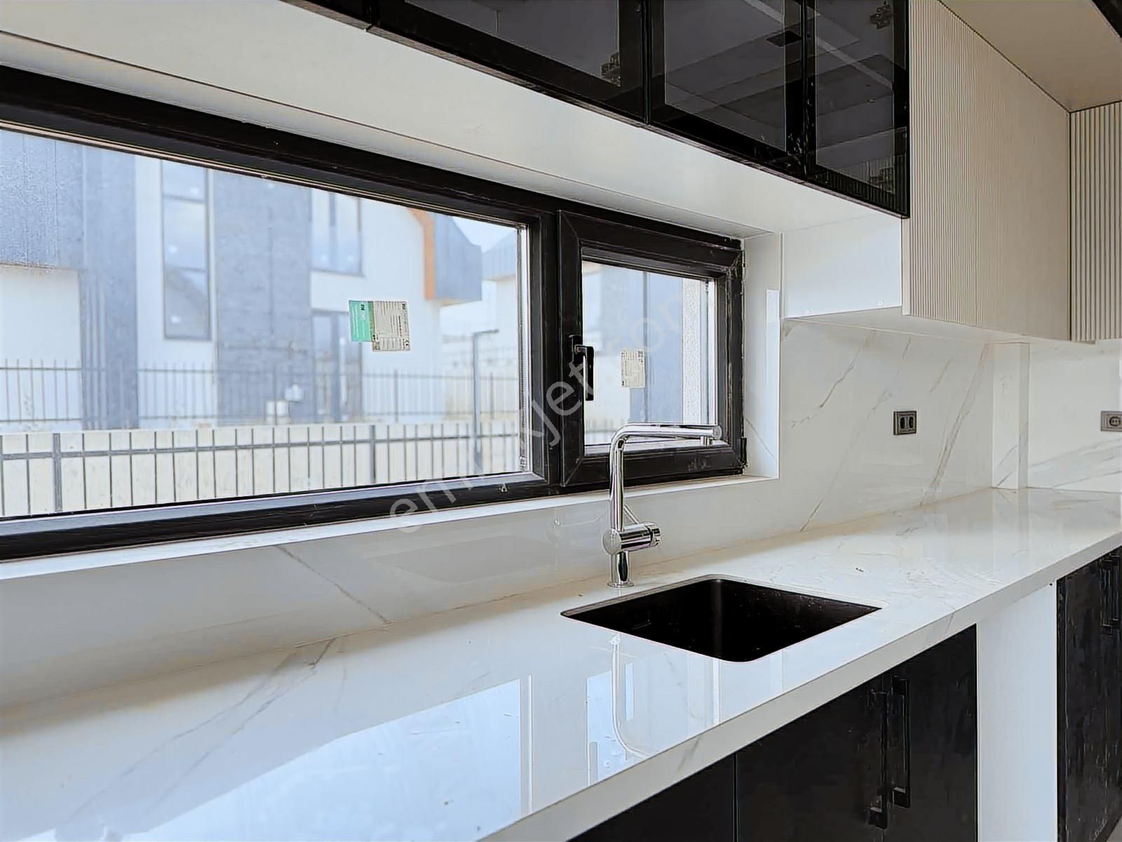 Ev Dünyasından 6+1 750m2 Arsa Üzerine 350m2 Brüt Satılık Villa - Görsel 18