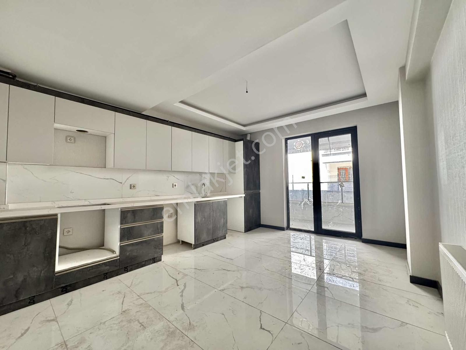 Karapürçek Mah. 3+1 Kombi/petekli Bahçe Kat 120m2 Satılık