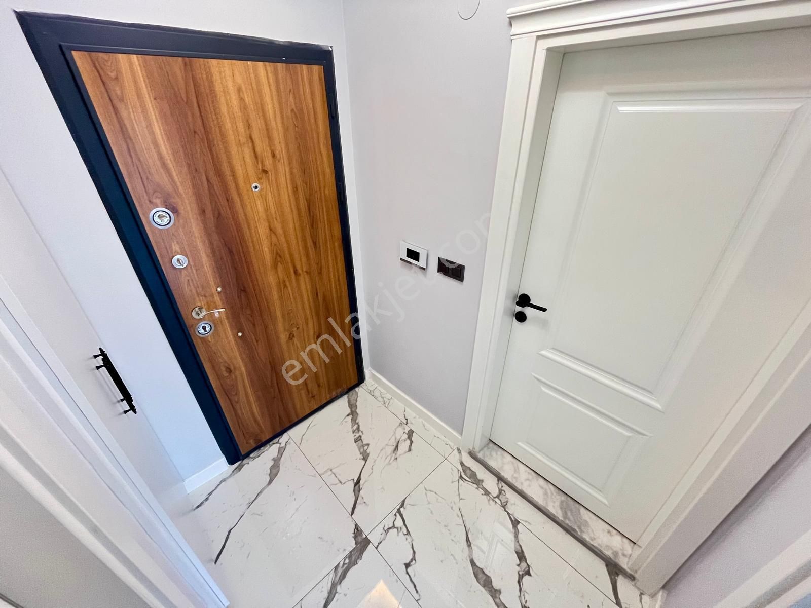 Akçay Özgüven Emlak'tan Arakat Ön Cephe Lüks 1+1 - Görsel 20