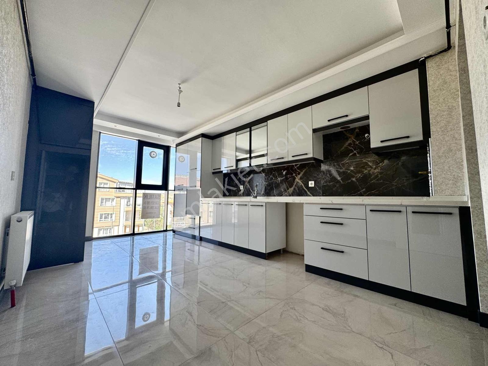 Başkent Gross Mevkii 3+1 Kombi/petekli 125m2 Full Cadde Üzeri