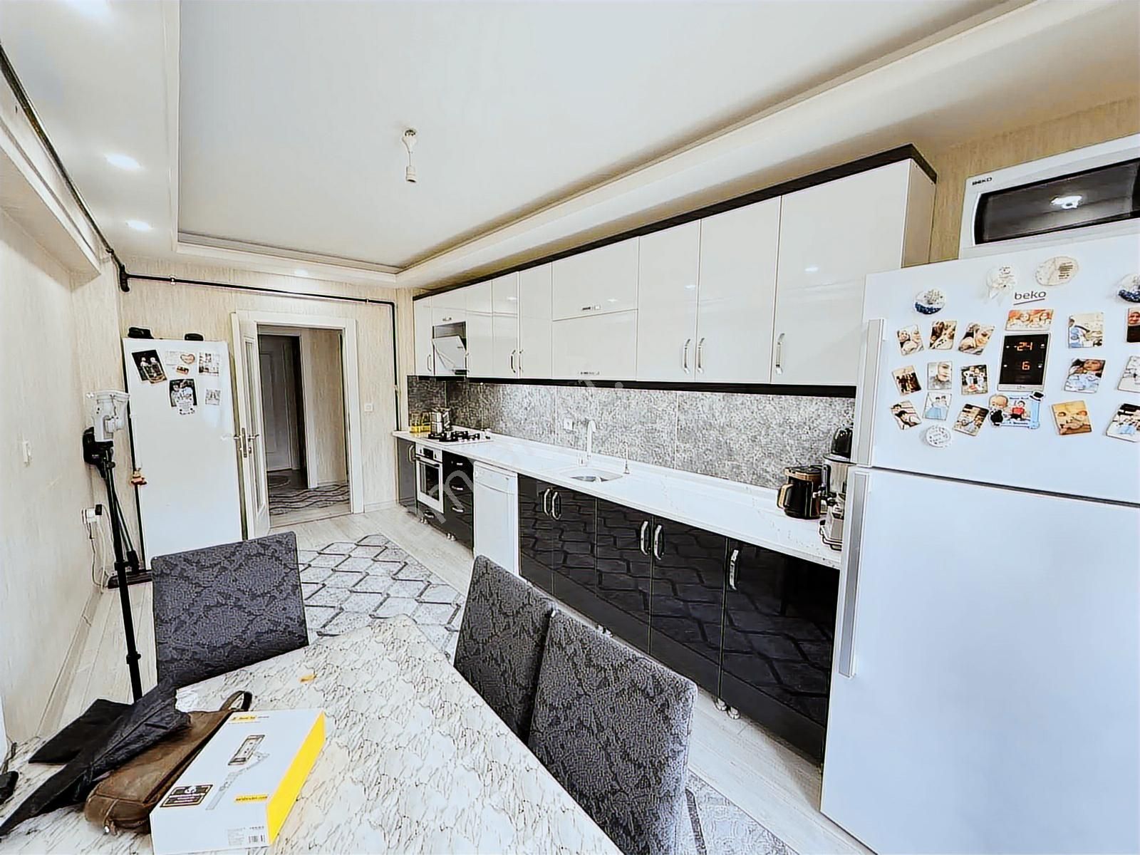 Karapürçekte 4+1 Cadde Üzeri Daire 175m2 Tema Park Mevkii - Görsel 5