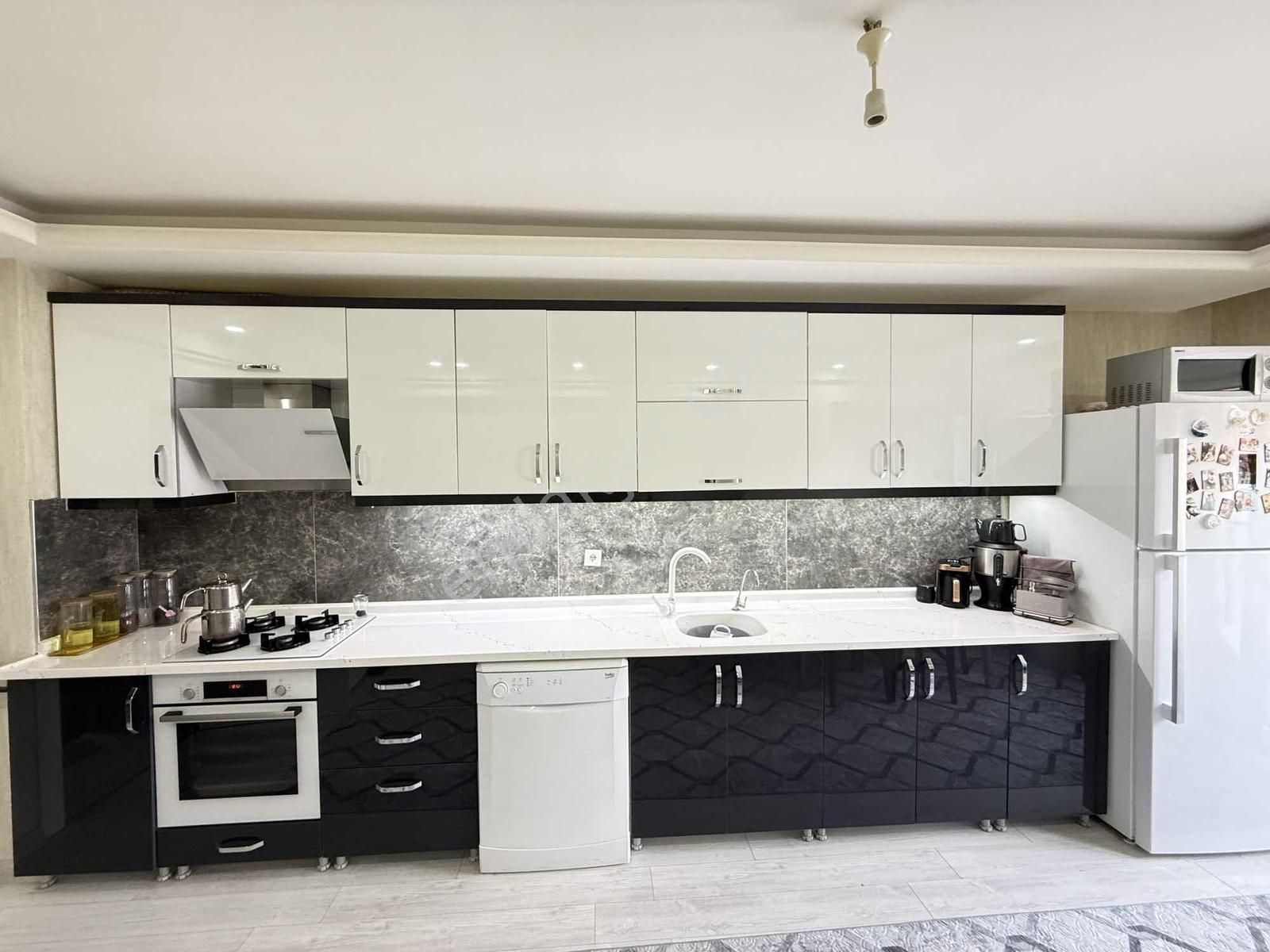 Karapürçekte 4+1 Cadde Üzeri Daire 175m2 Tema Park Mevkii - Görsel 22