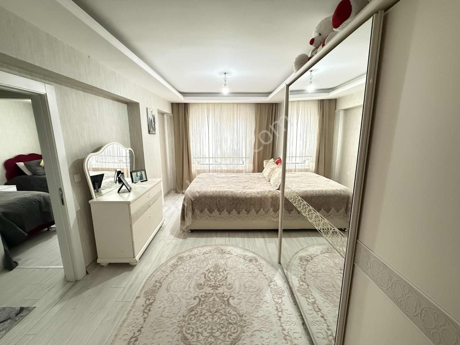 Karapürçekte 4+1 Cadde Üzeri Daire 175m2 Tema Park Mevkii - Görsel 32