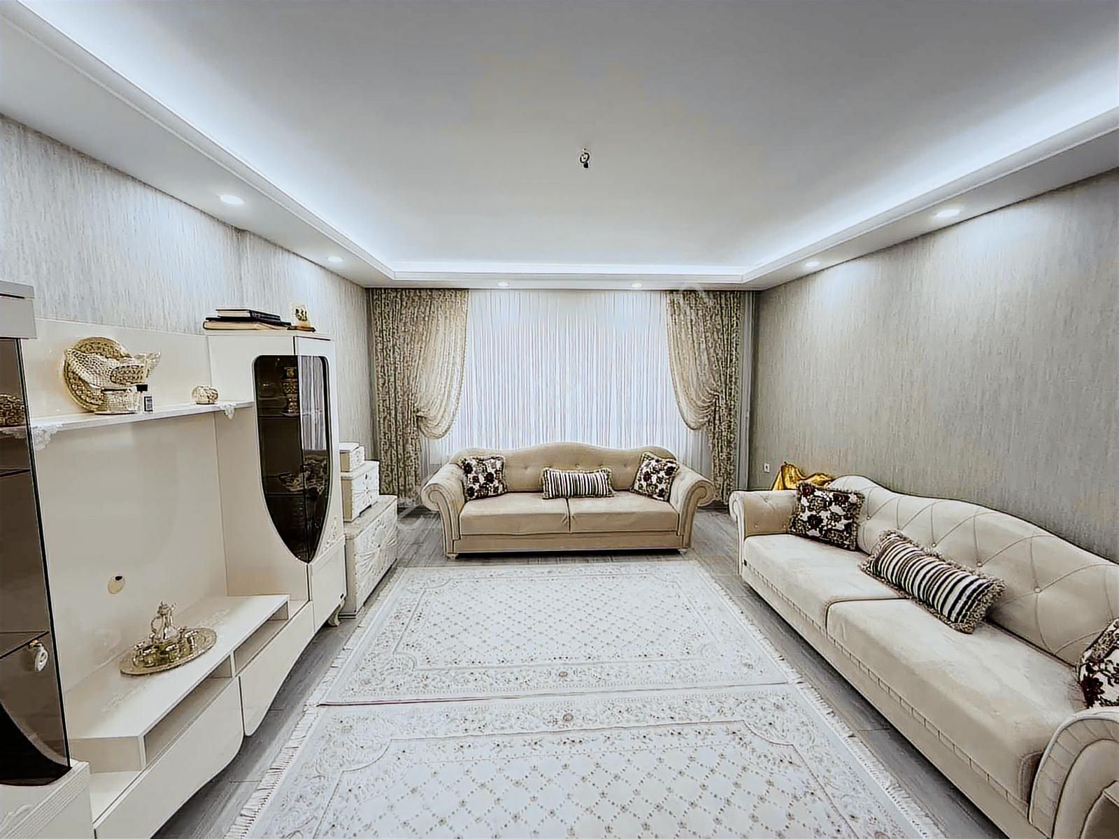 Karapürçekte 4+1 Cadde Üzeri Daire 175m2 Tema Park Mevkii - Görsel 33