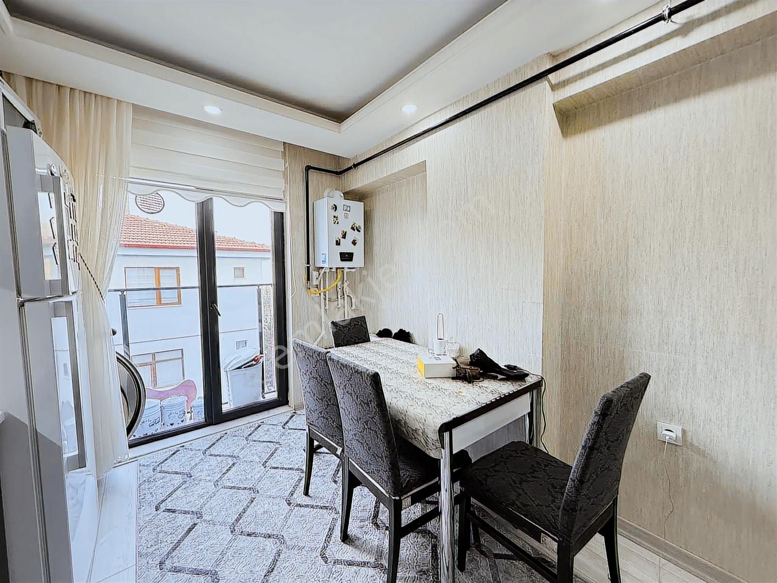 Karapürçekte 4+1 Cadde Üzeri Daire 175m2 Tema Park Mevkii - Görsel 6