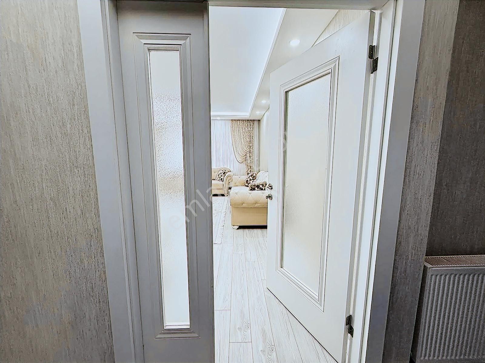 Karapürçekte 4+1 Cadde Üzeri Daire 175m2 Tema Park Mevkii - Görsel 15