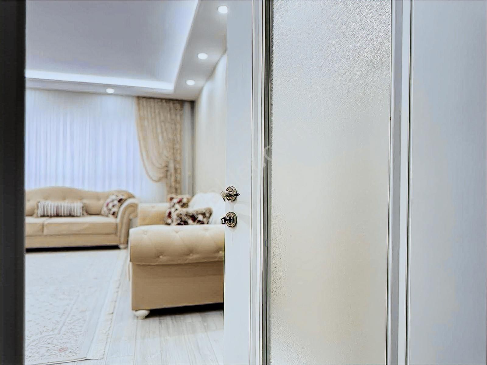 Karapürçekte 4+1 Cadde Üzeri Daire 175m2 Tema Park Mevkii - Görsel 16