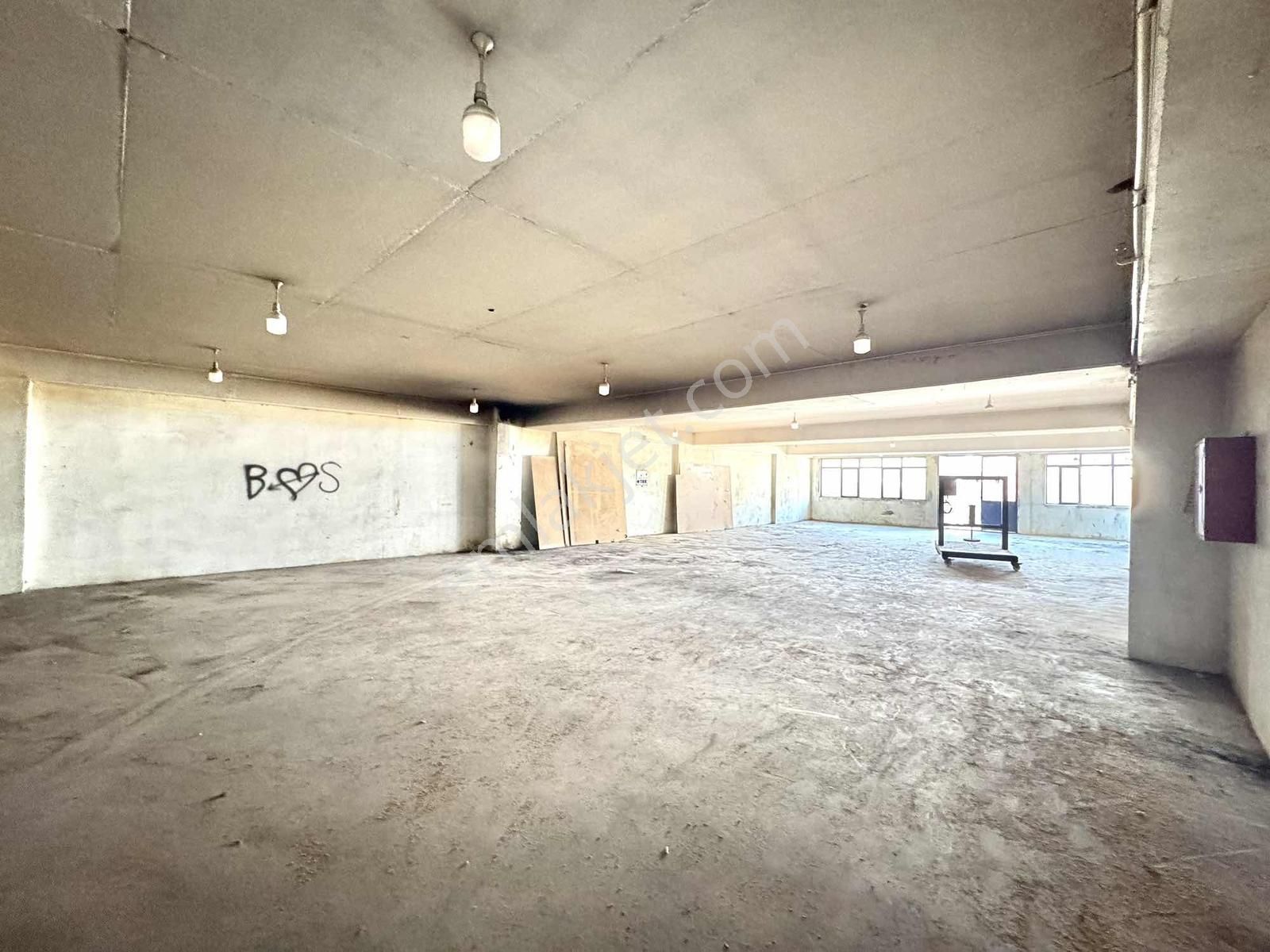 Çamlıtepe'de 800mt Katta Kiralık Kolonsuz İmalathane 2 Dükkan - Görsel 18