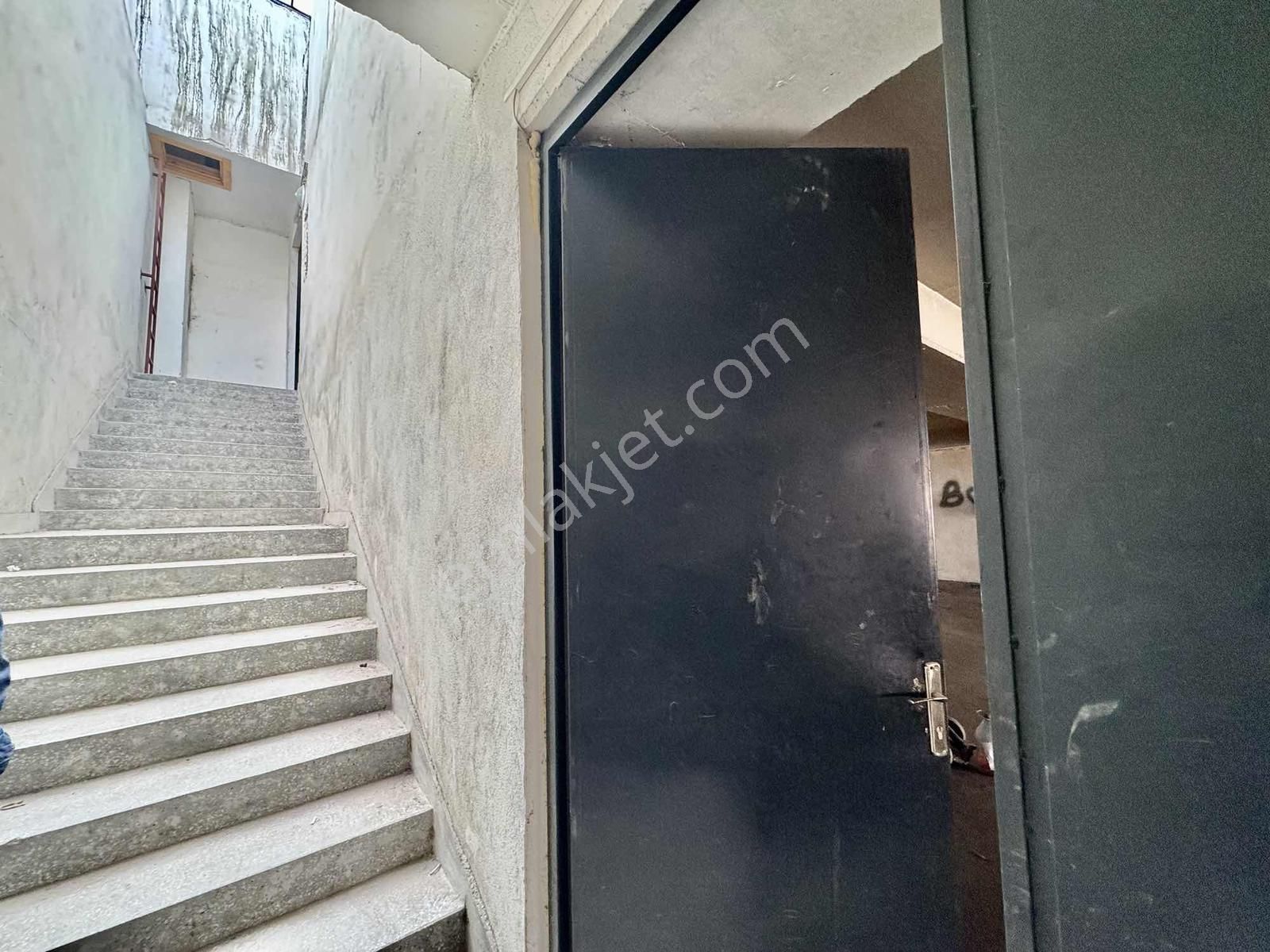 Çamlıtepe'de 800mt Katta Kiralık Kolonsuz İmalathane 2 Dükkan - Görsel 2