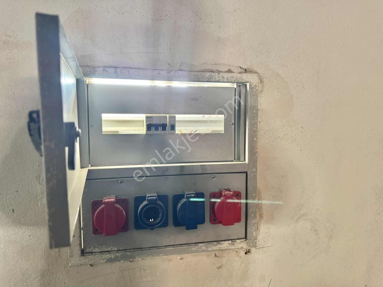 Çamlıtepe'de 800mt Katta Kiralık Kolonsuz İmalathane 2 Dükkan - Görsel 17