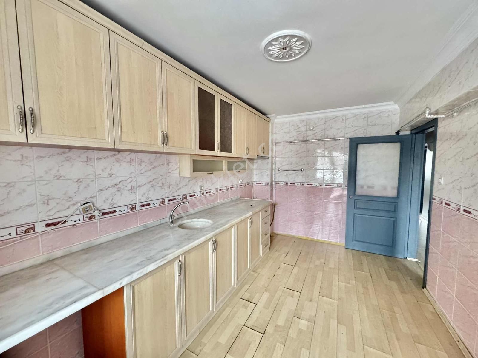 Karapürçek 3+1 Cadde Üzeri 1. Kat Ön Cephe 125m2 Ebeveyn Bany. - Görsel 23