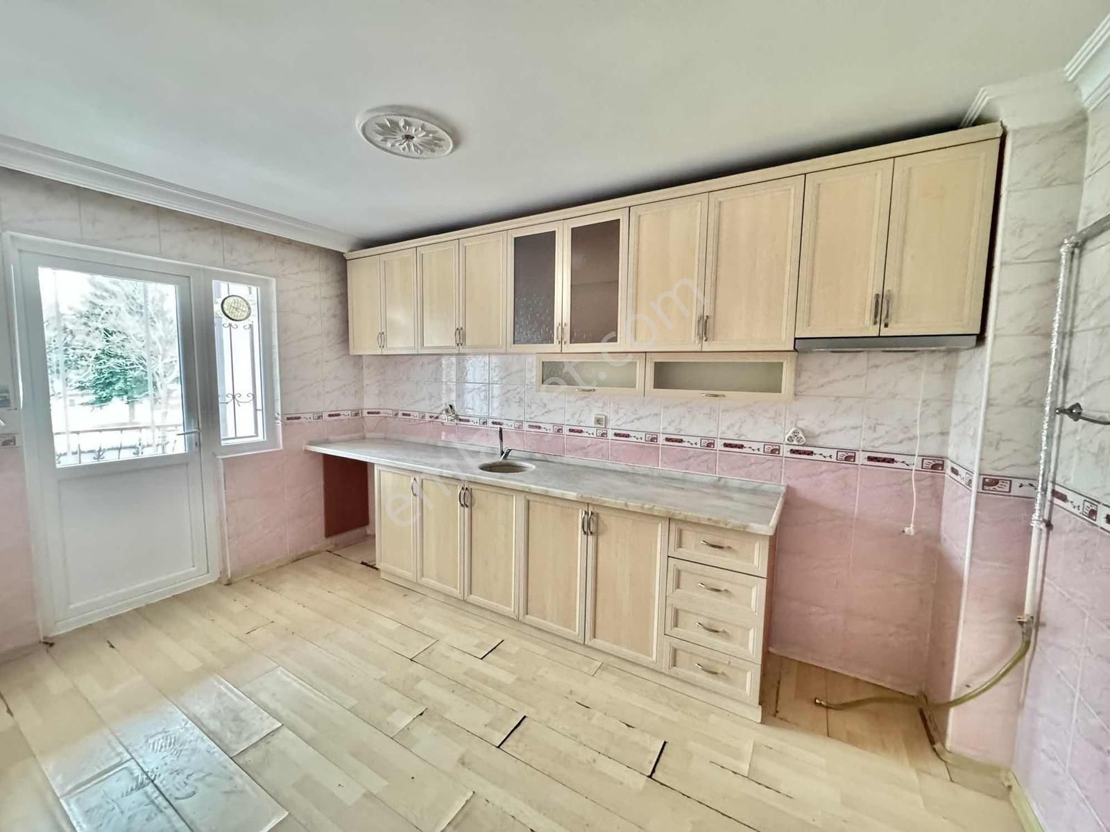 Karapürçek 3+1 Cadde Üzeri 1. Kat Ön Cephe 125m2 Ebeveyn Bany. - Görsel 21