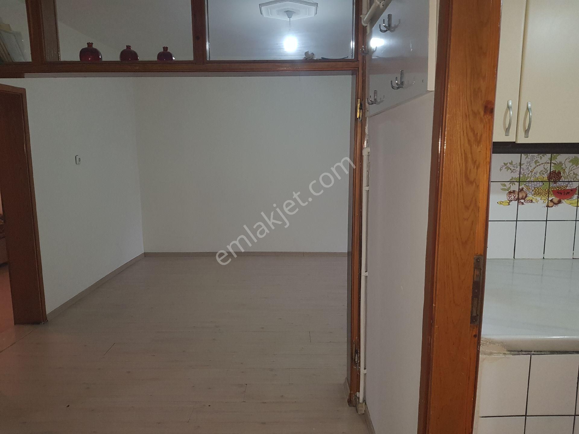 Ara Kat 2+1 Doğalgaz Sobalı Kiralık Daire - Görsel 20