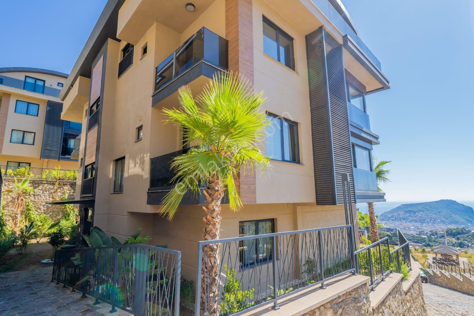 Alanya Tepe’de Deniz & Doğa Manzaralı 4+1 Bahçe Dubleks