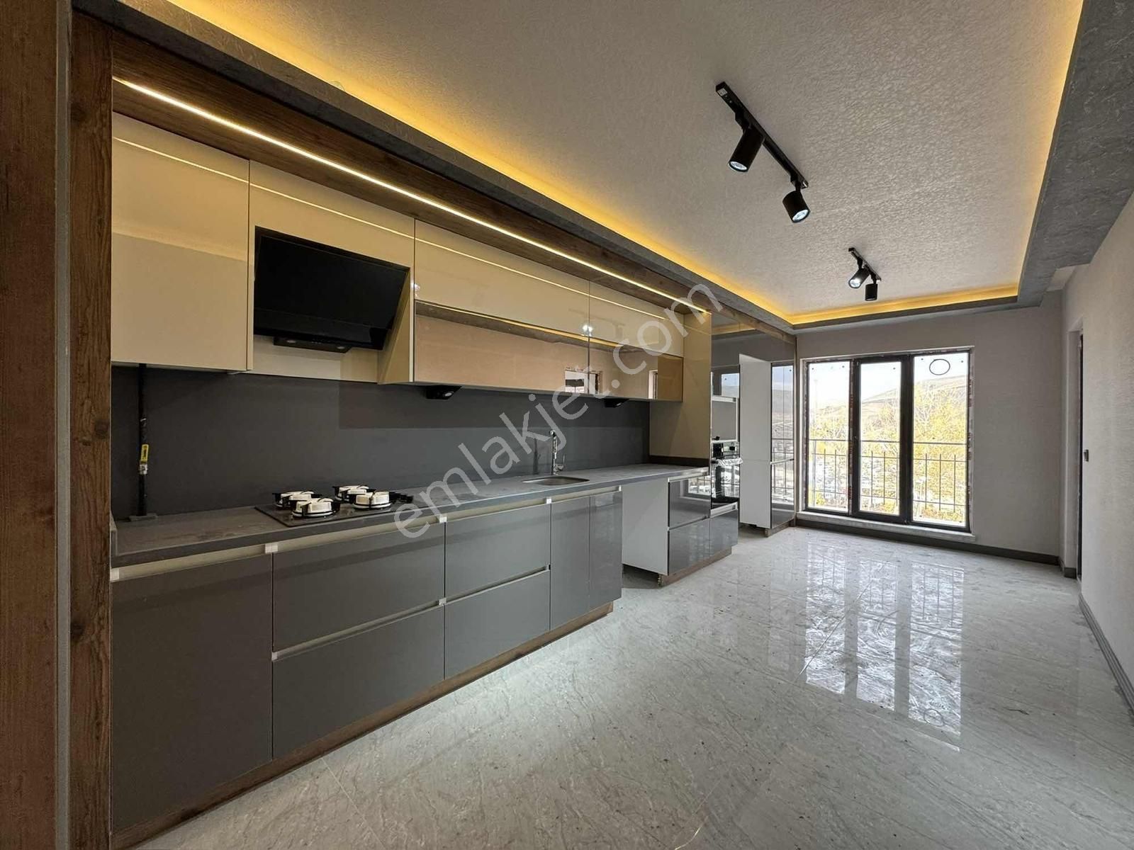 Beyoğlu'ndan Protokol Yolu Yakını Sıfır Elit Sited Lüx 4+1