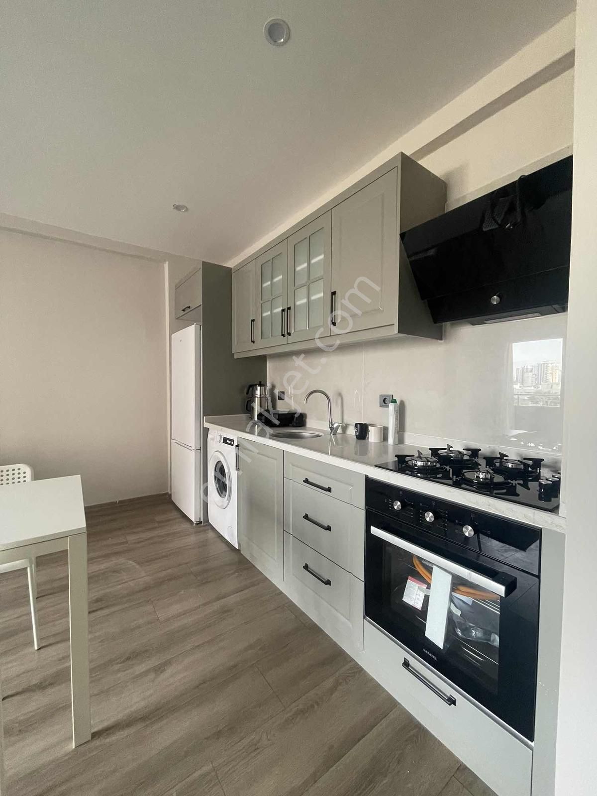 Caddeye~1~dk~full~sıfır~eşyalı~1+1~geniş~oturumlu~sıfır~daire~