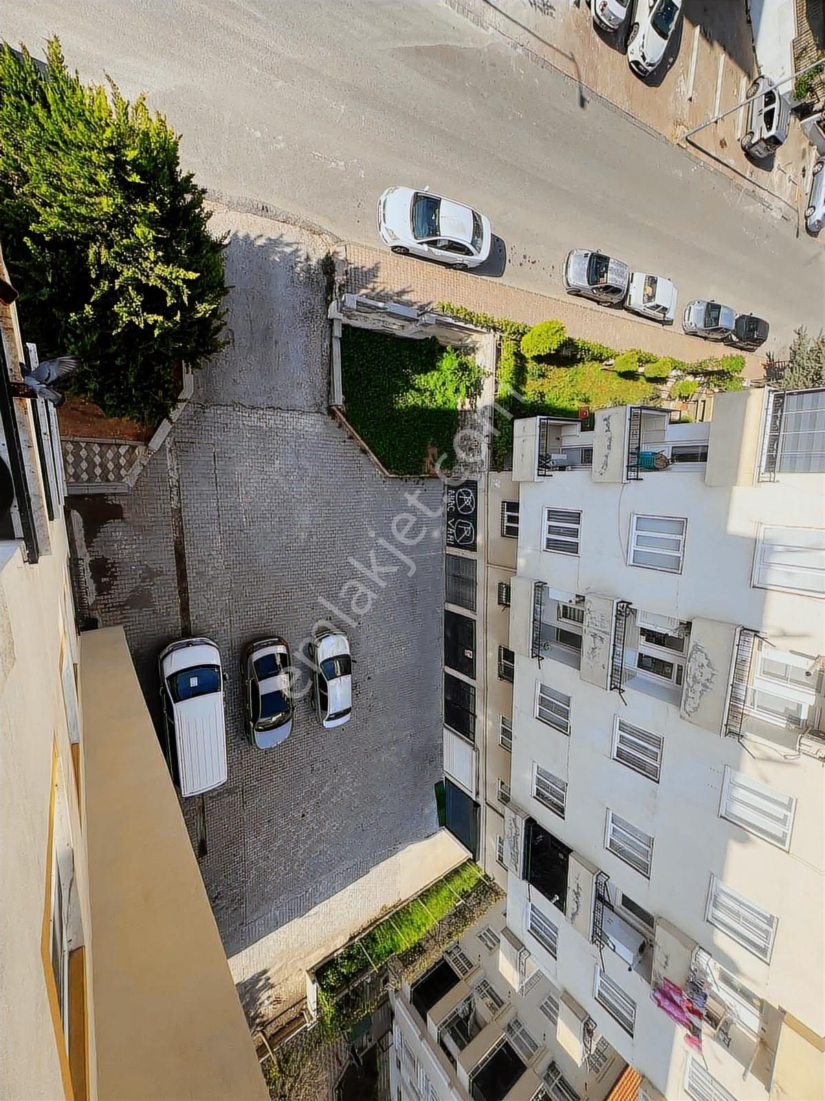 Uzaydan Güneykent De Satılık Geniş Daire - Görsel 2