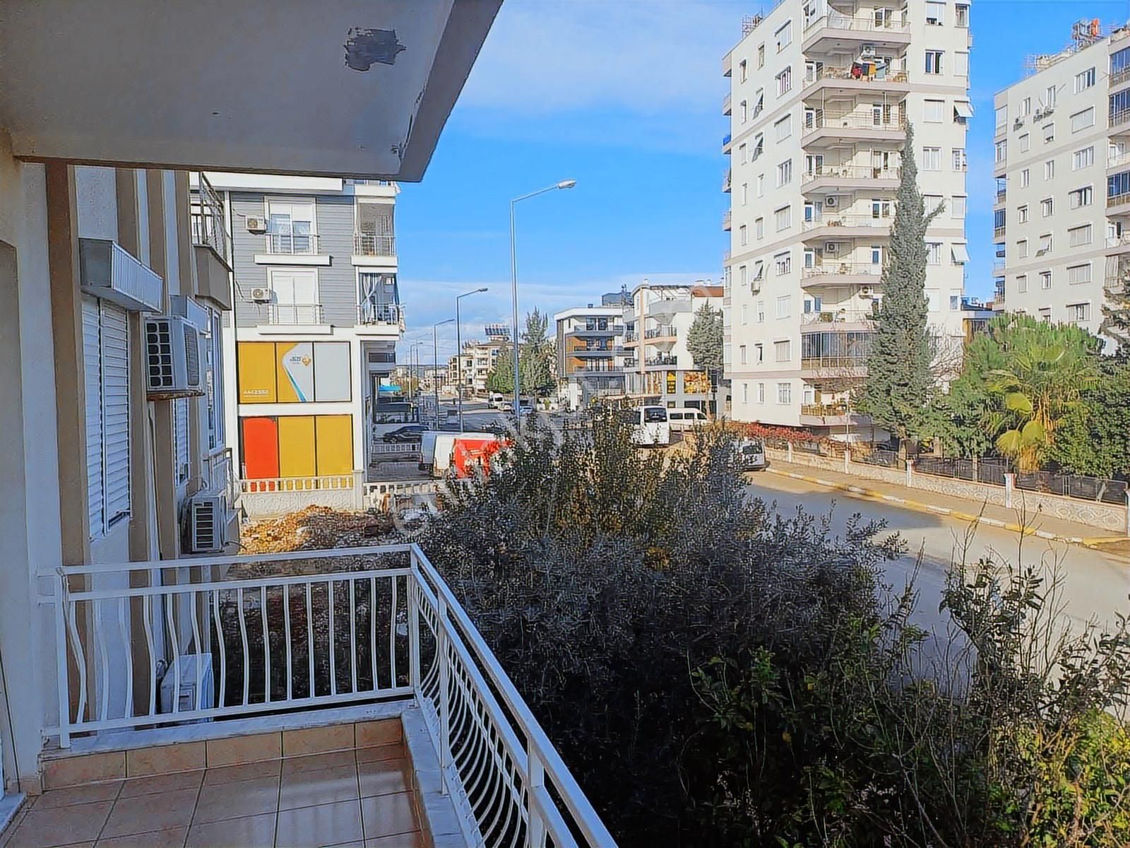 Tramvaya 50 Metre Satılık 3+1 Geniş Katta Kaçmaz! Emineve Uygun - Görsel 7
