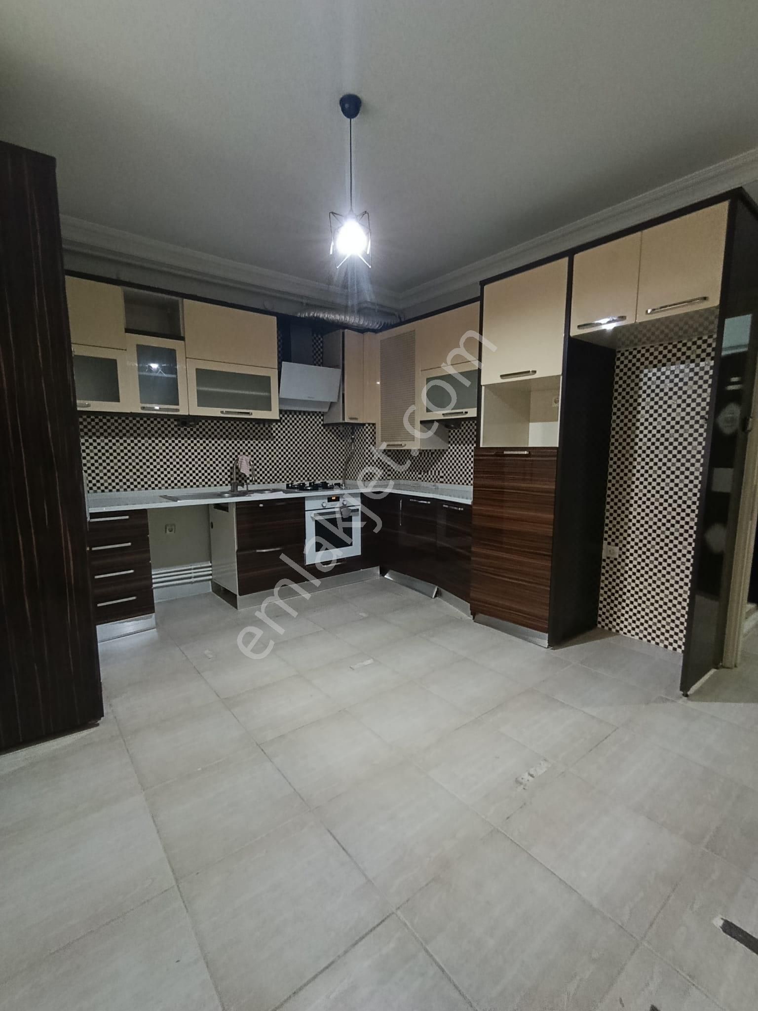 Büyükdere Mahallesinde Hasan Polatkan Caddesi Yakınında 4+1 Kiralık Daire
