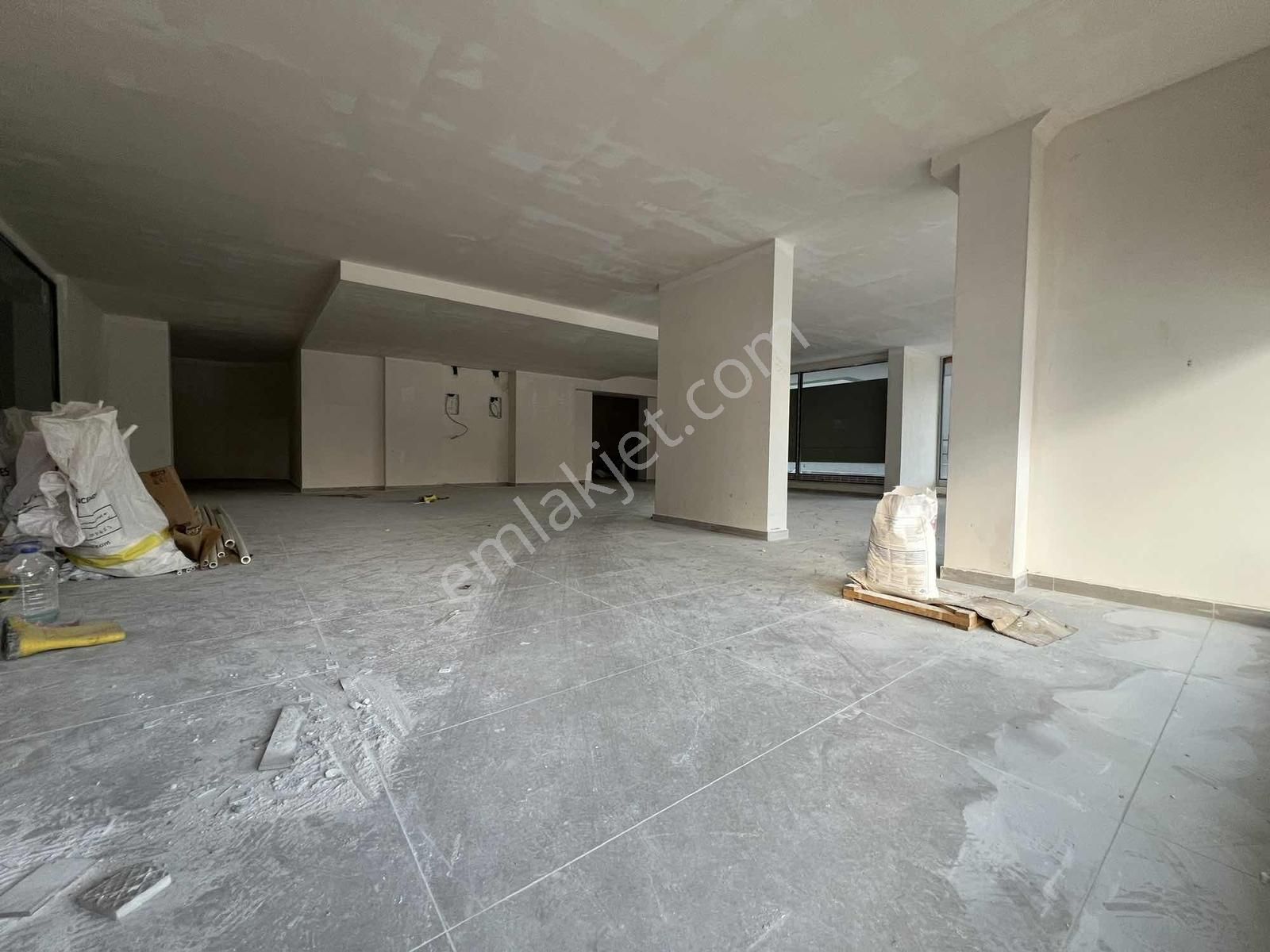 İşlek Cadde Üzeri Kullanıma Hazır 400 M² Dükkan - Görsel 5