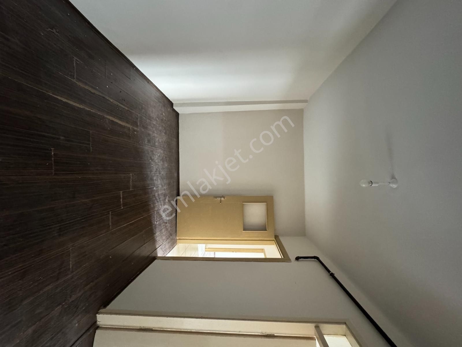Doğan Aslan'dan Bağlarbaşı'nda Kiralık 3+1 Ferah Daire - Görsel 3