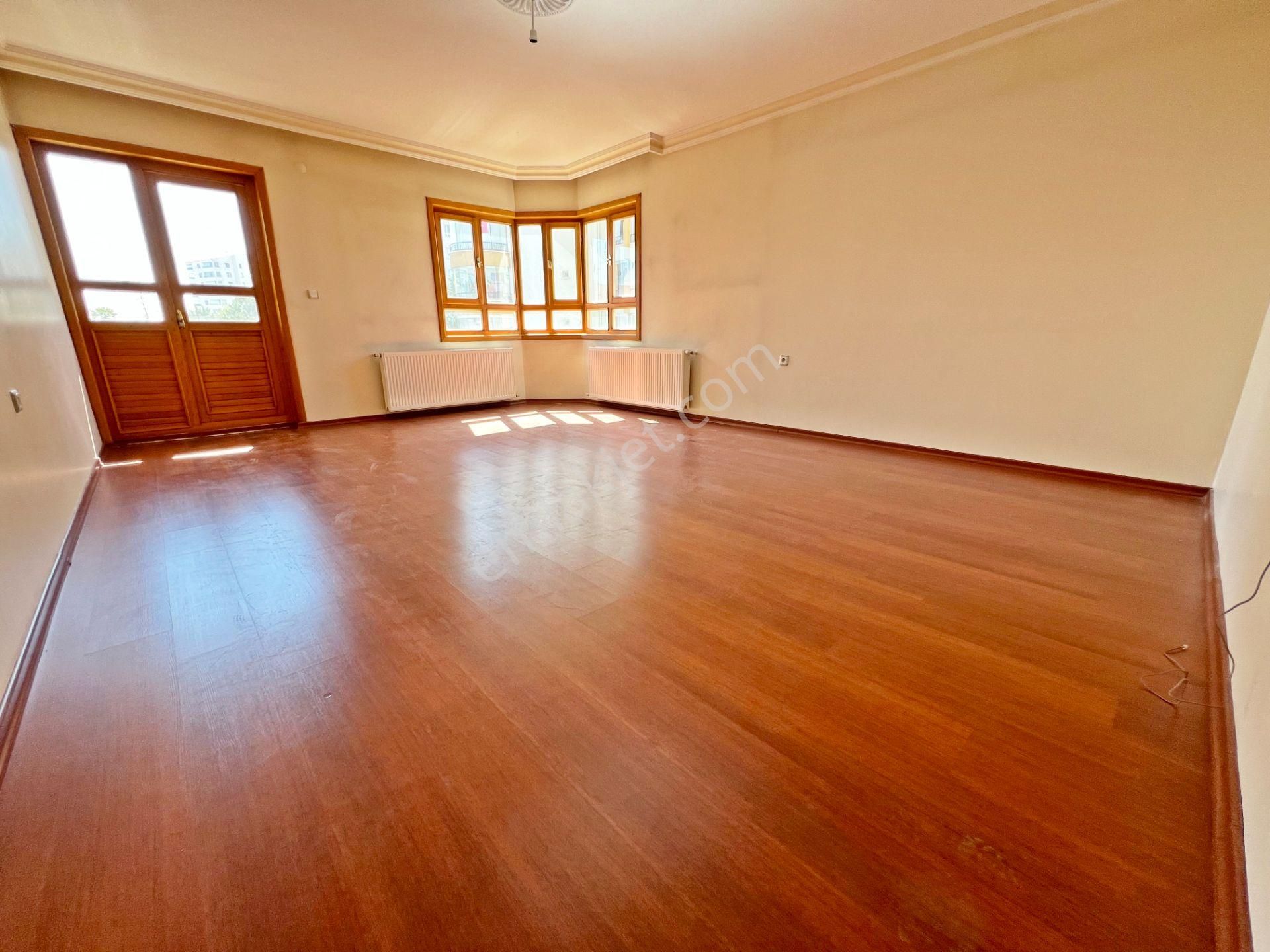 Etlik Esertepe'de Asansörlü 6.katta Doğa Manzaralı 3+1 Çift Bloklu Satılık Site Dairesi