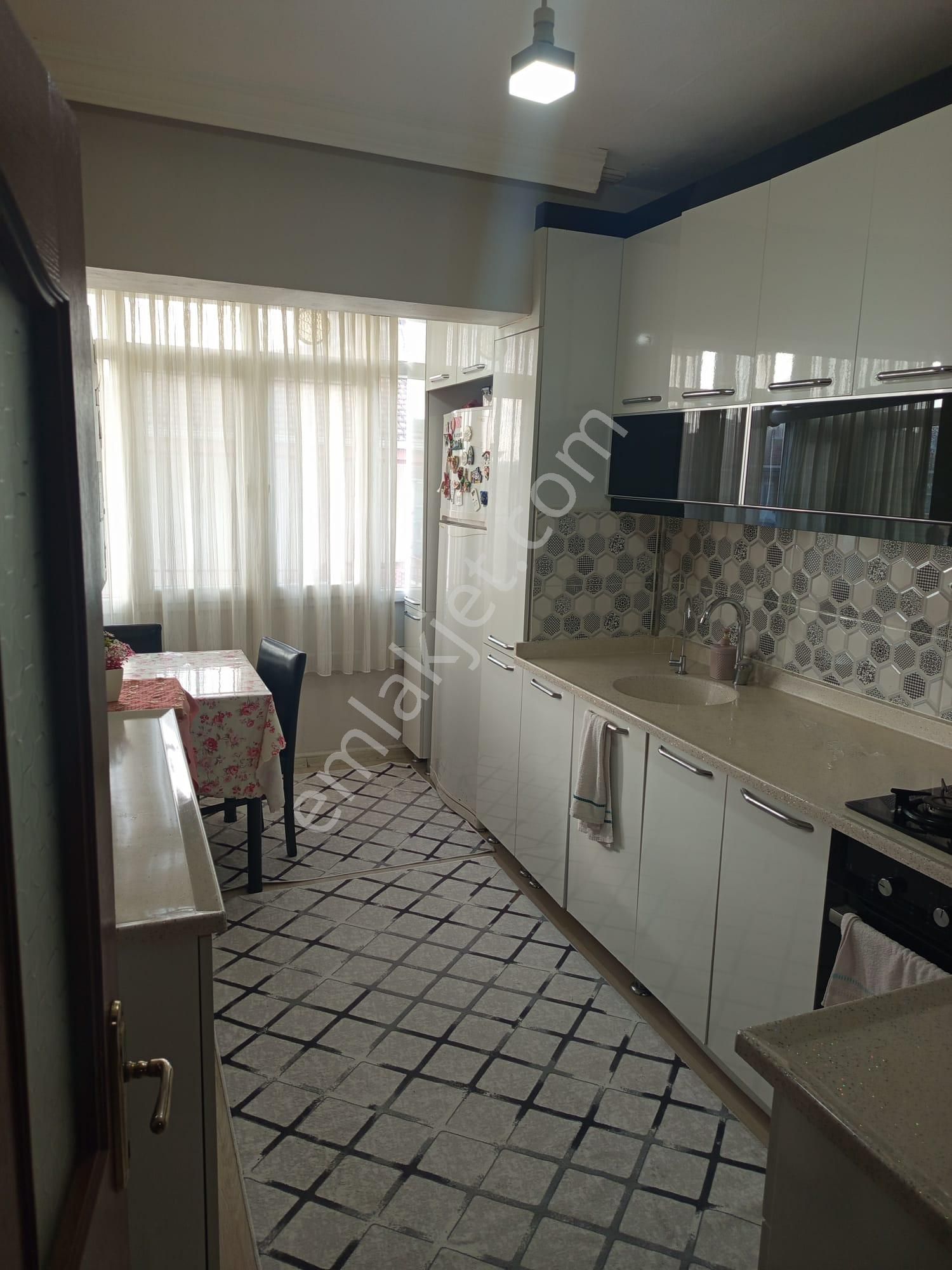 Mç Emlak'tan Plevne Mahallesin'de 3+1 Satılık Daire - Görsel 2