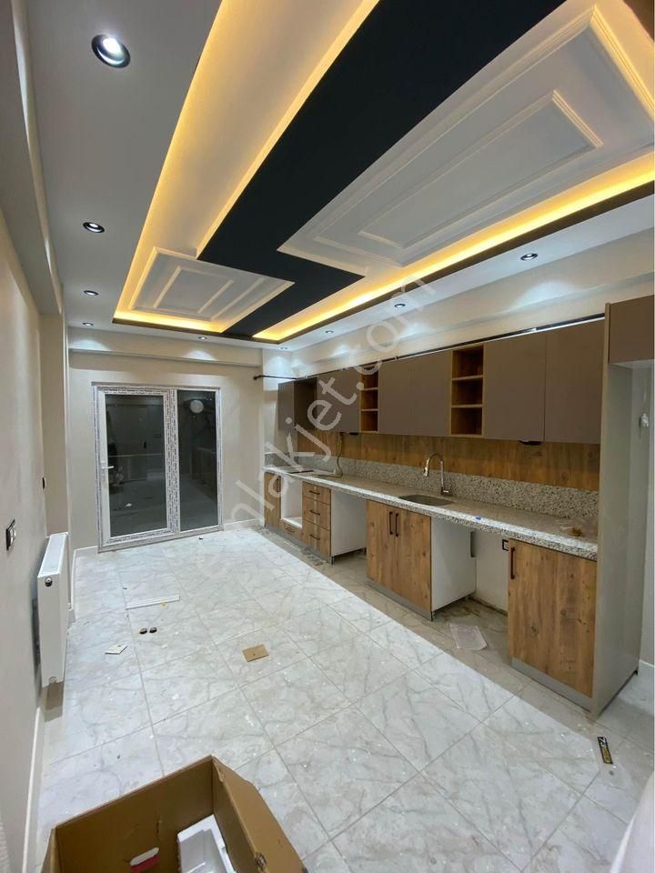 Esenyurt Cumhuriyet Mh. Metrobüse Yakın 5 Dk Mesafede 2+1 Daire.. - Görsel 2