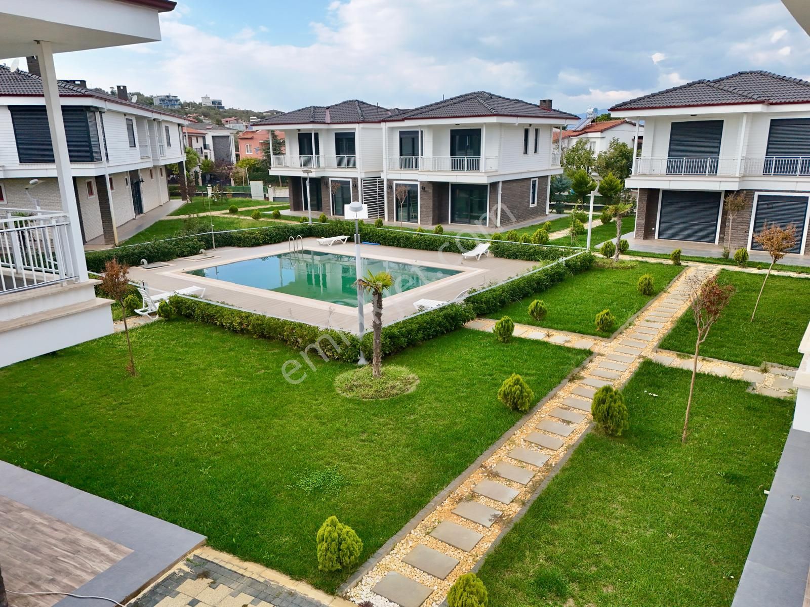 Aras Emlaktan Pelitköyde Havuzlu Site İçi Denize 100 M. Villalar - Görsel 5