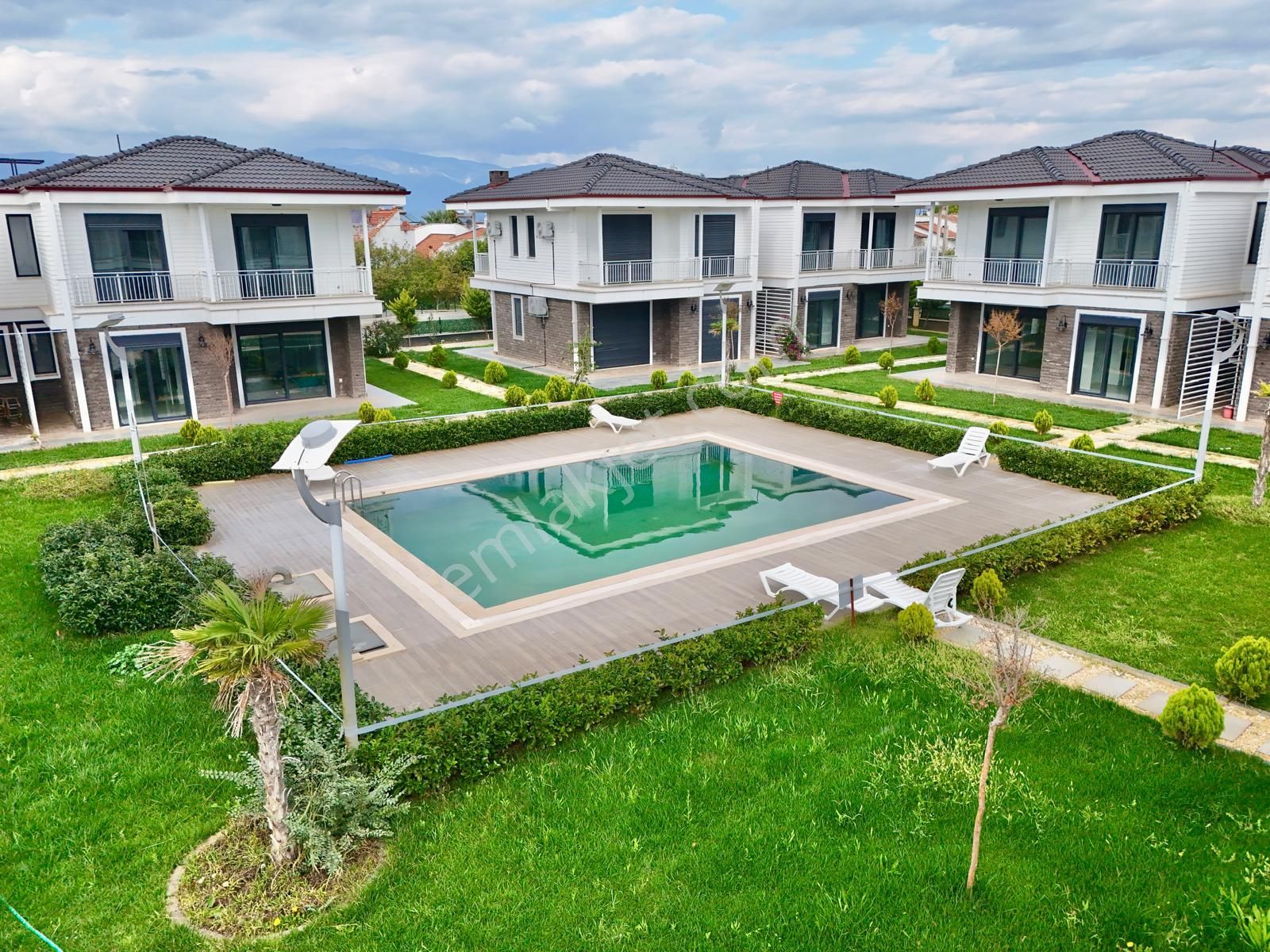 Aras Emlaktan Pelitköyde Havuzlu Site İçi Denize 100 M. Villalar - Görsel 8