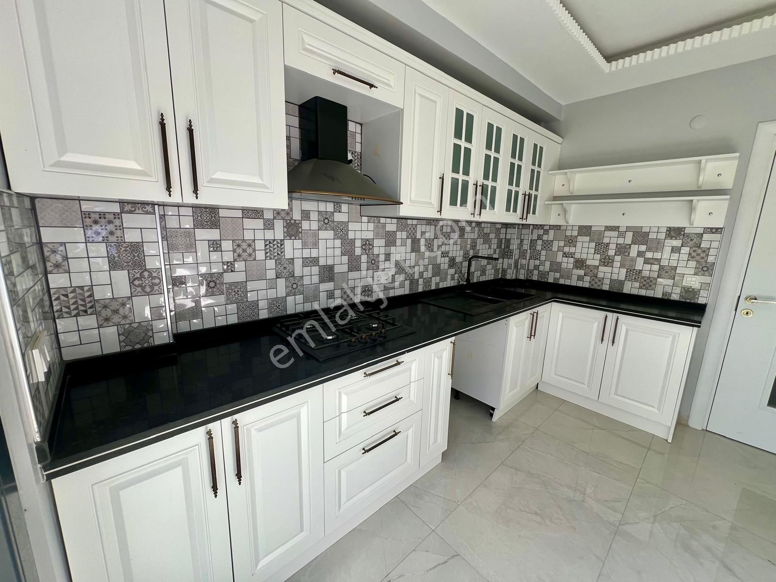 Aras Emlaktan Pelitköyde Havuzlu Site İçi Denize 100 M. Villalar - Görsel 20