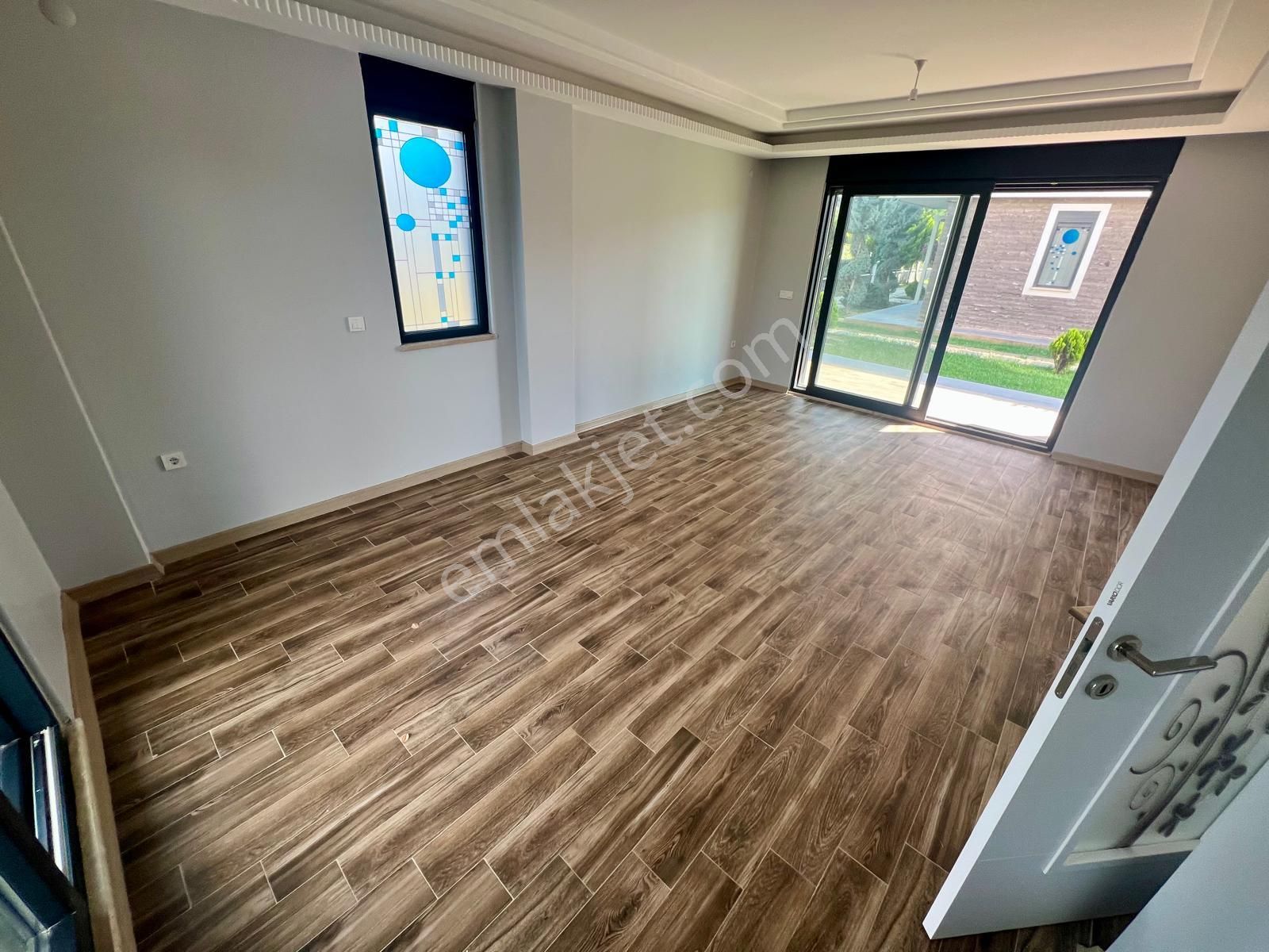 Aras Emlaktan Pelitköyde Havuzlu Site İçi Denize 100 M. Villalar - Görsel 15