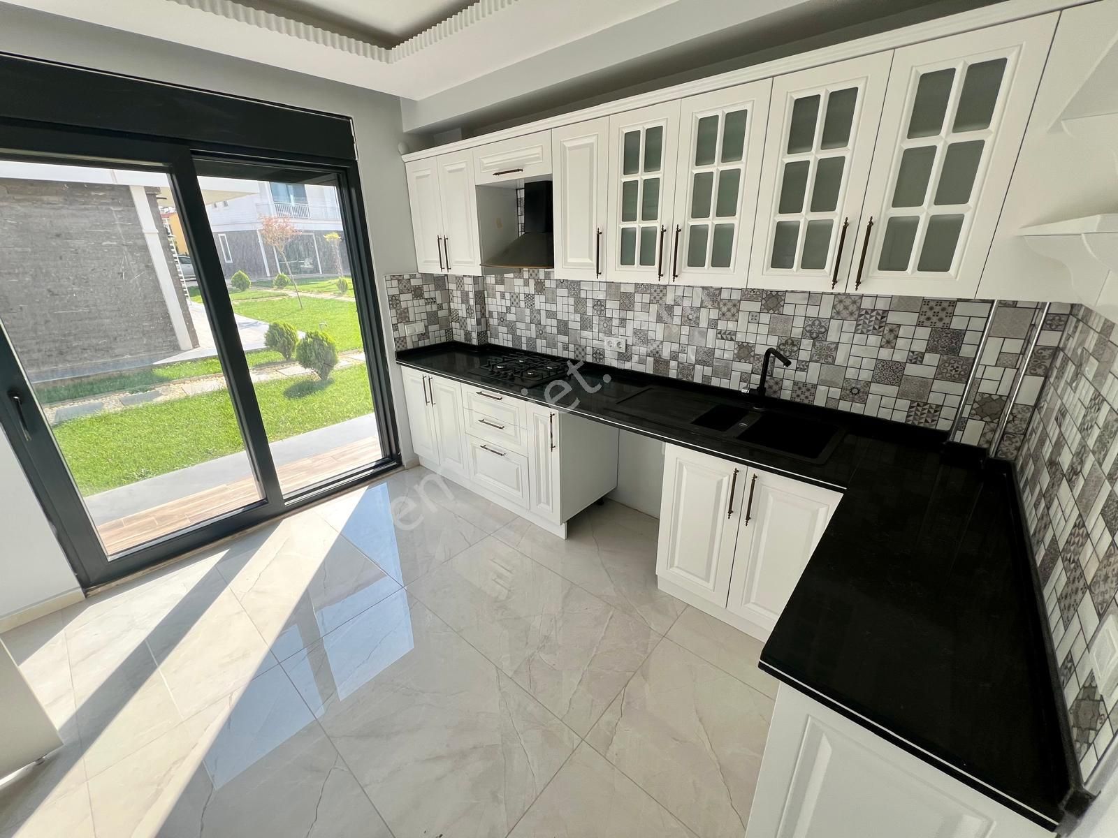 Aras Emlaktan Pelitköyde Havuzlu Site İçi Denize 100 M. Villalar - Görsel 19