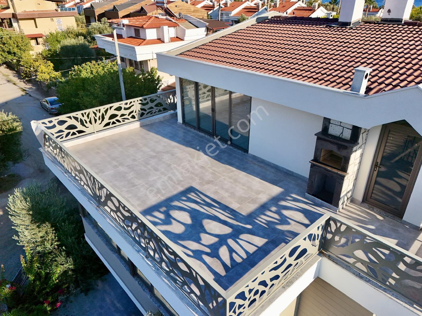 Akçay Aras Emlaktan Narlıda Denize 150 Metre 4+1 Köşe Villa - Görsel 35