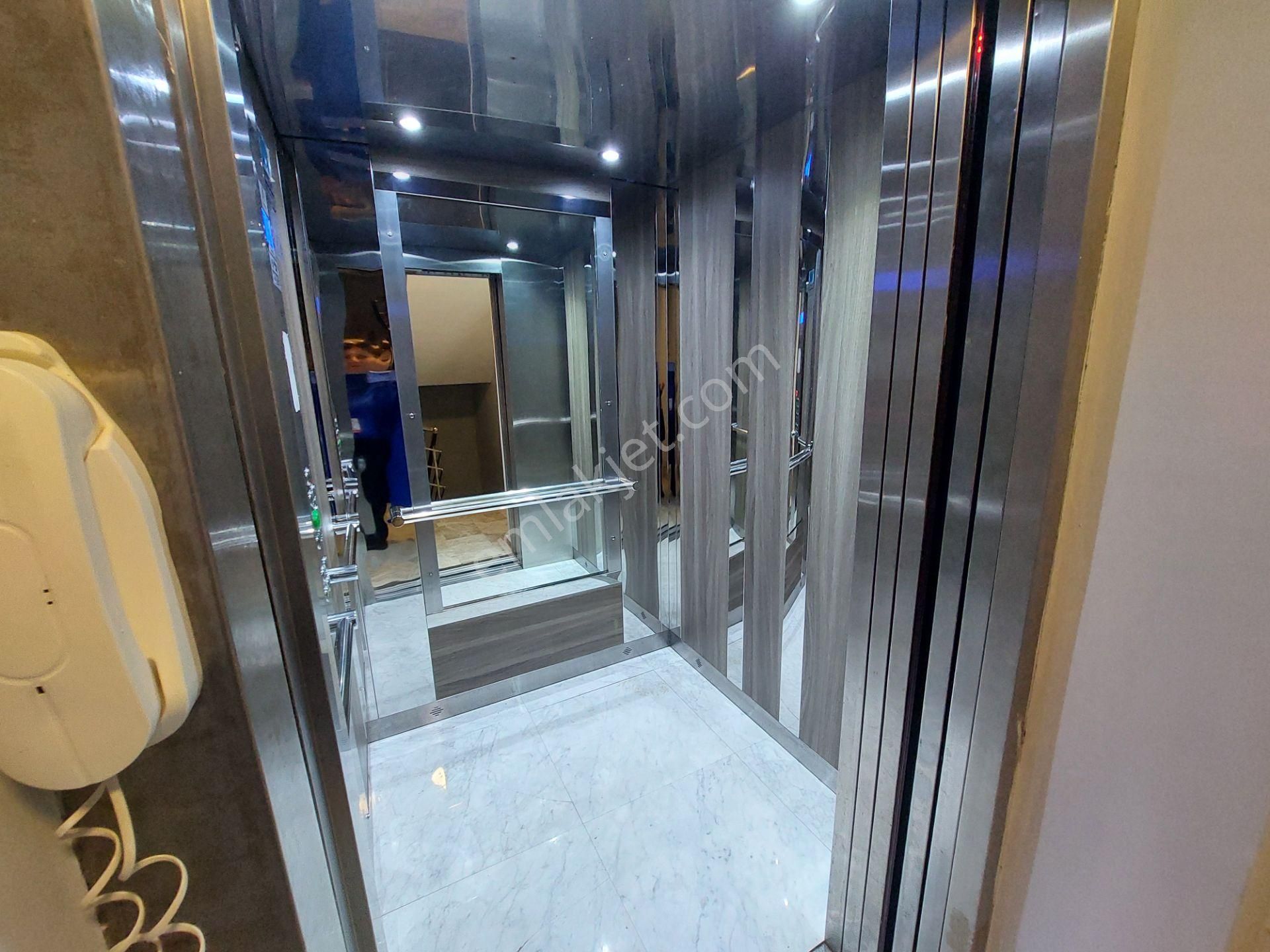 Kuşadası'nda Havuzlu St Doğalgazlı Arakat 2+1 Satılık Rezidans - Görsel 23