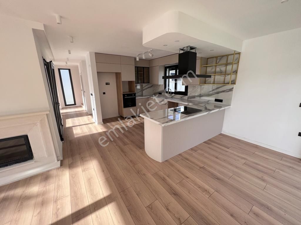 Akçay Aras Emlaktan Gürede Müstakil 5+1 Dubleks Havuzlu Villa - Görsel 12