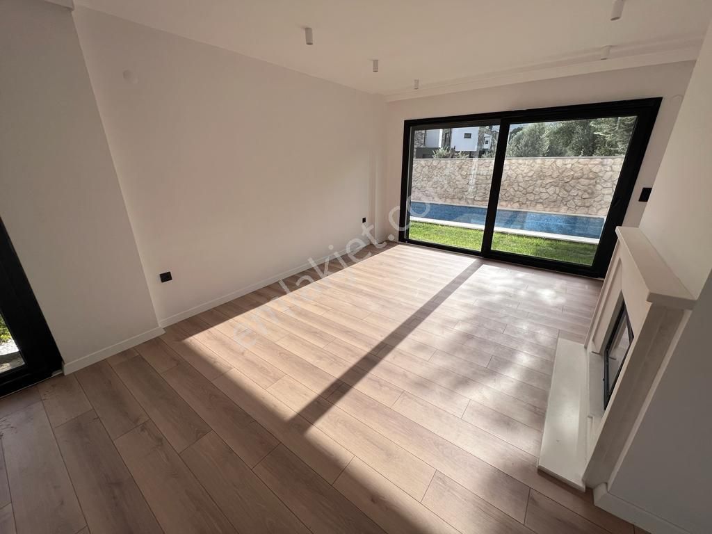 Akçay Aras Emlaktan Gürede Müstakil 5+1 Dubleks Havuzlu Villa - Görsel 15