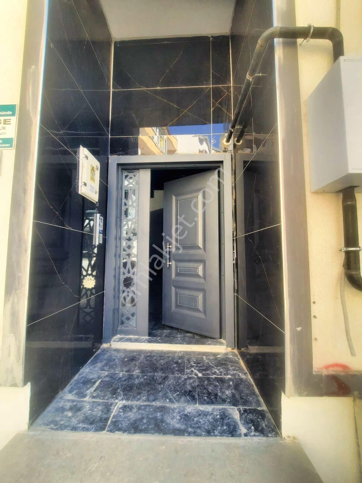 🟩🟩aktiften Akçayın Merkezinde Hem Yatırımlık Hem Yaz Kış Oturacağınız Denize Çok Yakın 1+1 Daire - Görsel 34