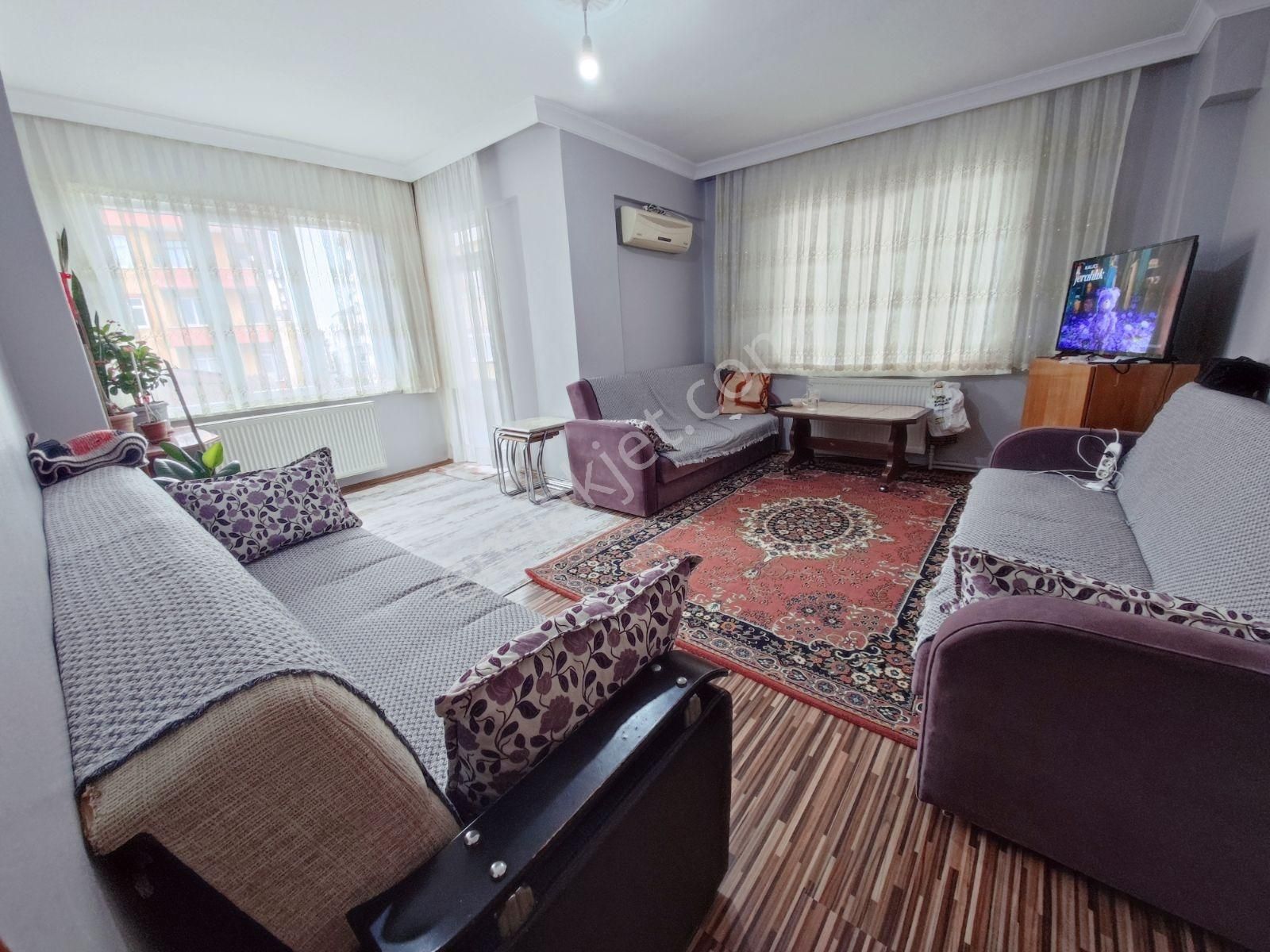 Çamçeşme Muhtarlığana Yakin 2.kat 2+1 110m2 Banyo Wc Ayri