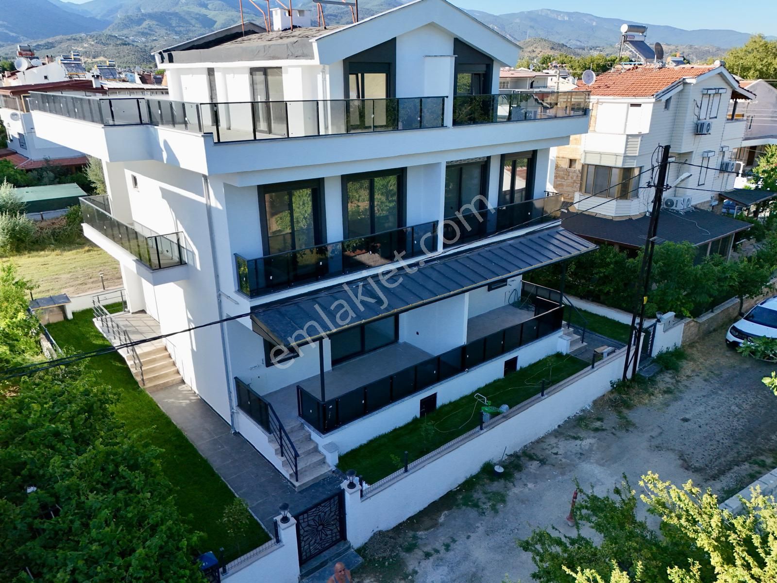 Akçay Aras Emlaktan Tahtakuşlarda Denize 50 Metre Tripleks Villa - Görsel 4